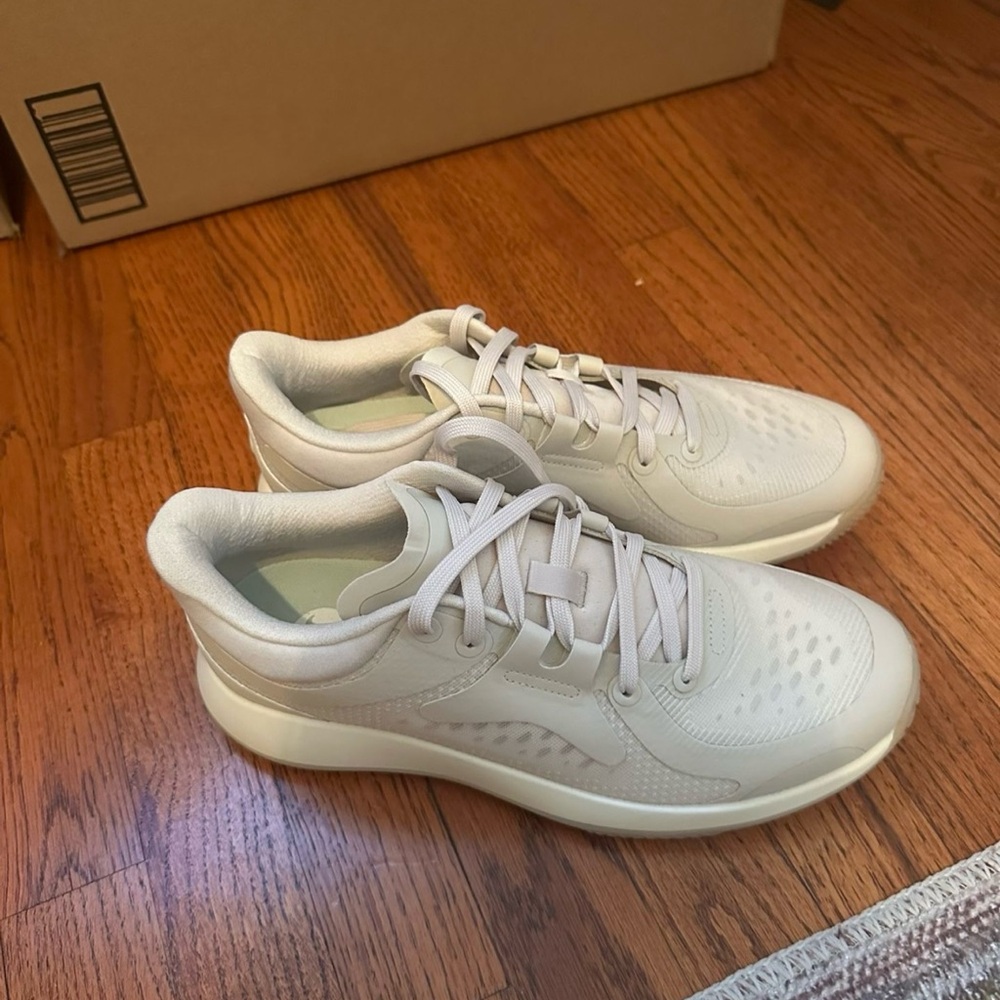 Lululemon Women’s Strongfeel Training Shoes size 7- Never worn